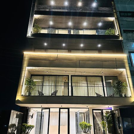 The Lodgers 2 Bhk Serviced Apartment Near Artemis Hospital Sector 57 Gurgaon - Nearest Metro Station Sector 54 Chowk 外观 照片