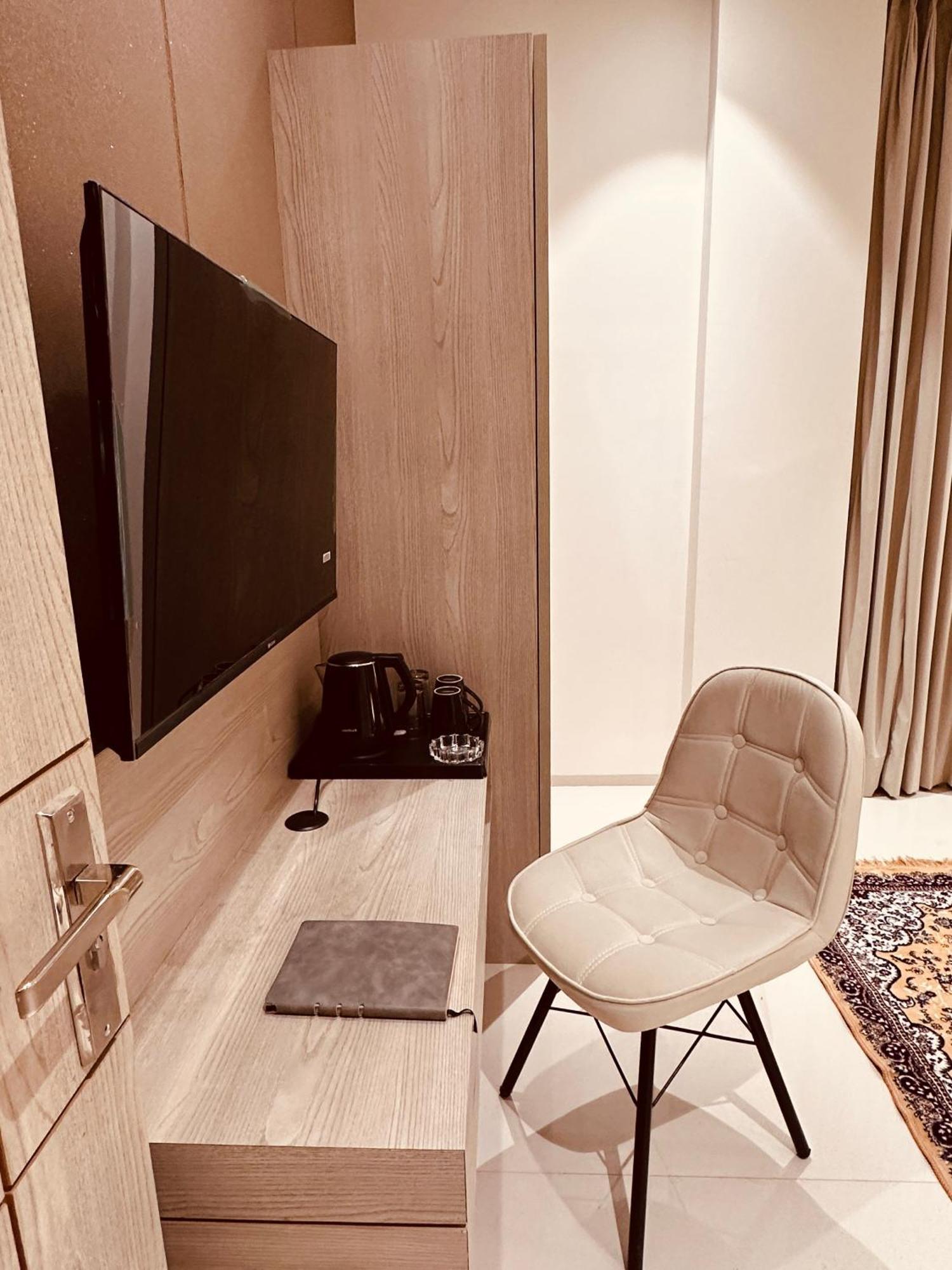 The Lodgers 2 Bhk Serviced Apartment Near Artemis Hospital Sector 57 Gurgaon - Nearest Metro Station Sector 54 Chowk 外观 照片