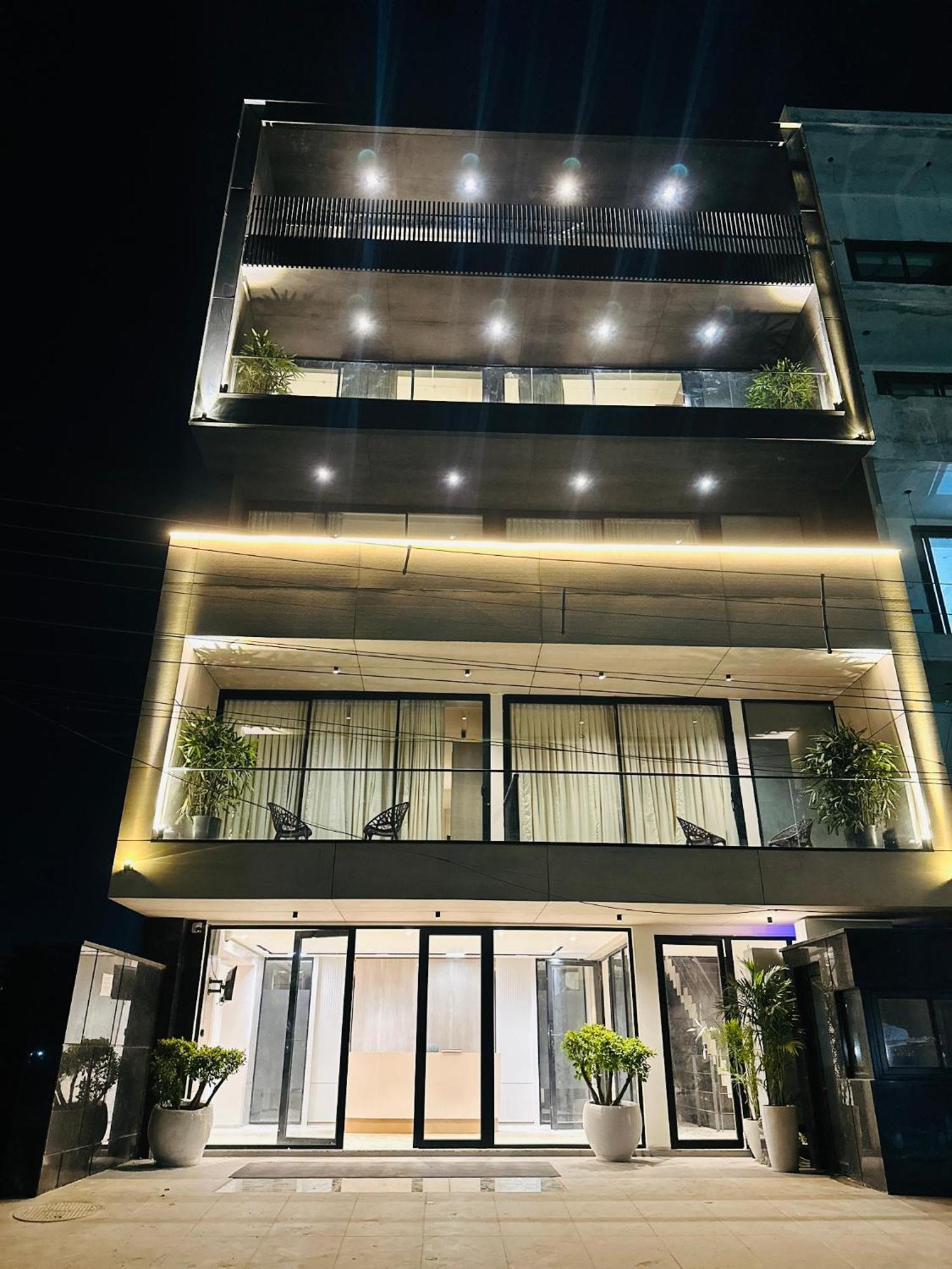 The Lodgers 2 Bhk Serviced Apartment Near Artemis Hospital Sector 57 Gurgaon - Nearest Metro Station Sector 54 Chowk 外观 照片