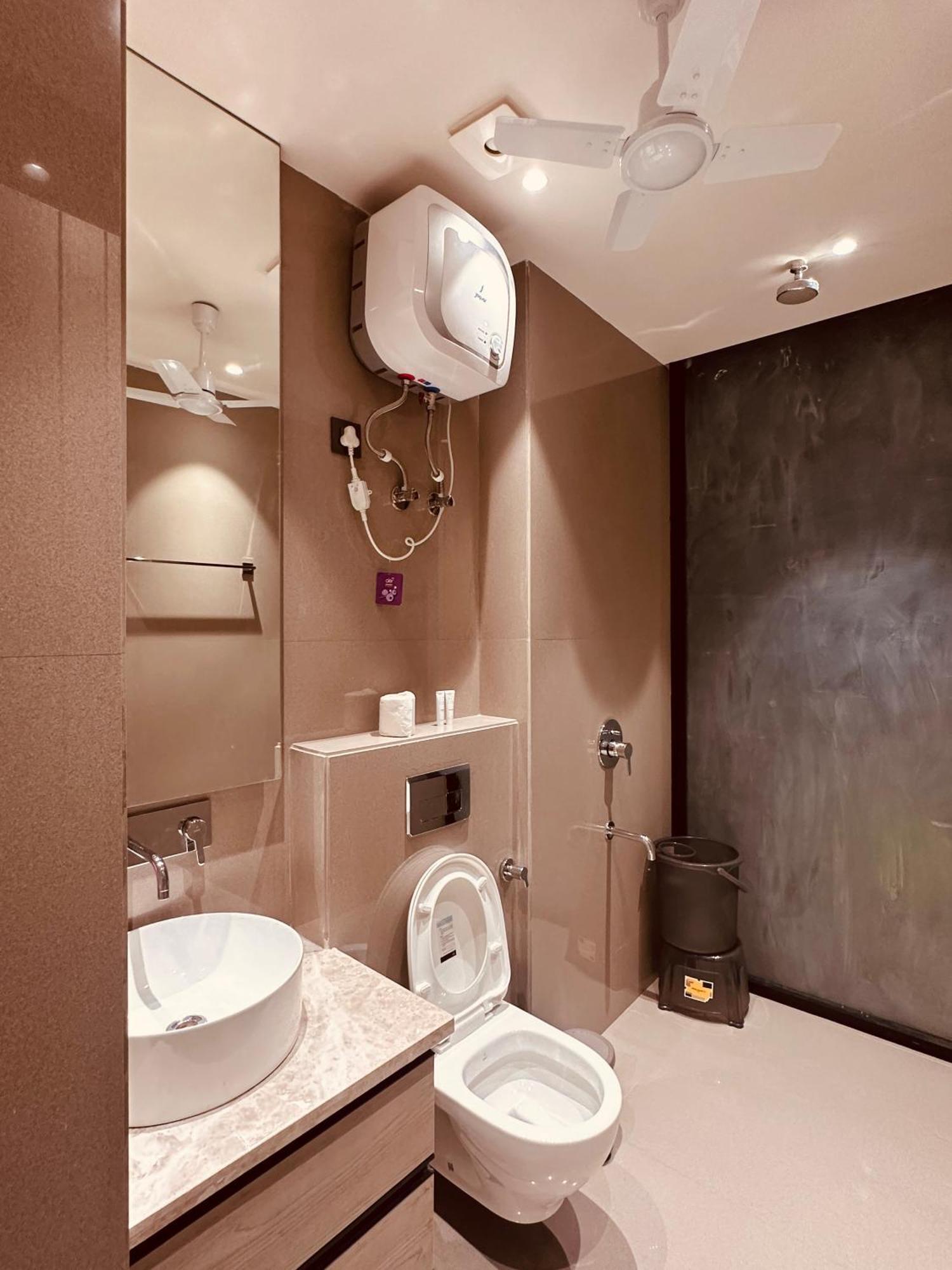 The Lodgers 2 Bhk Serviced Apartment Near Artemis Hospital Sector 57 Gurgaon - Nearest Metro Station Sector 54 Chowk 外观 照片