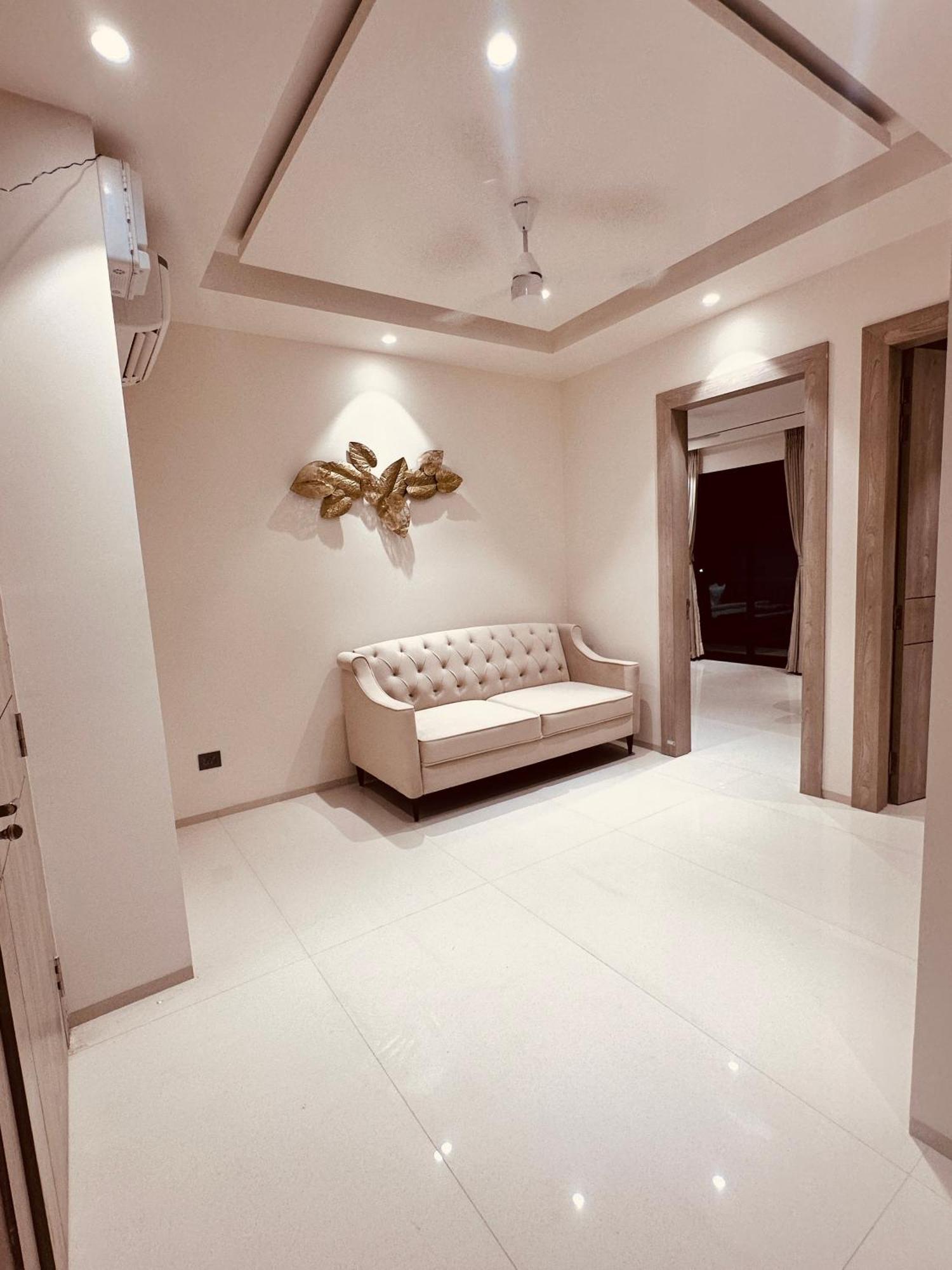 The Lodgers 2 Bhk Serviced Apartment Near Artemis Hospital Sector 57 Gurgaon - Nearest Metro Station Sector 54 Chowk 外观 照片