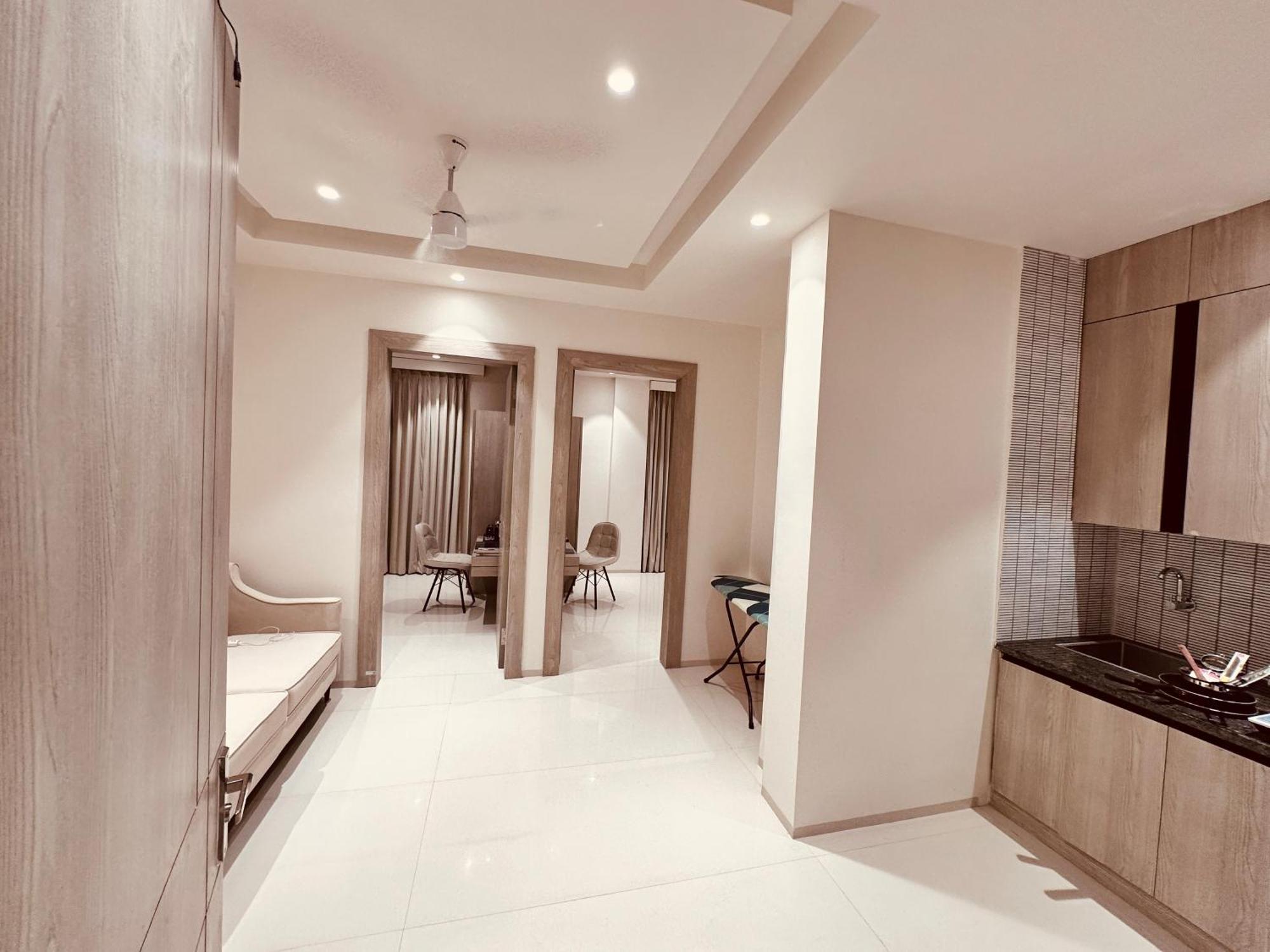 The Lodgers 2 Bhk Serviced Apartment Near Artemis Hospital Sector 57 Gurgaon - Nearest Metro Station Sector 54 Chowk 外观 照片