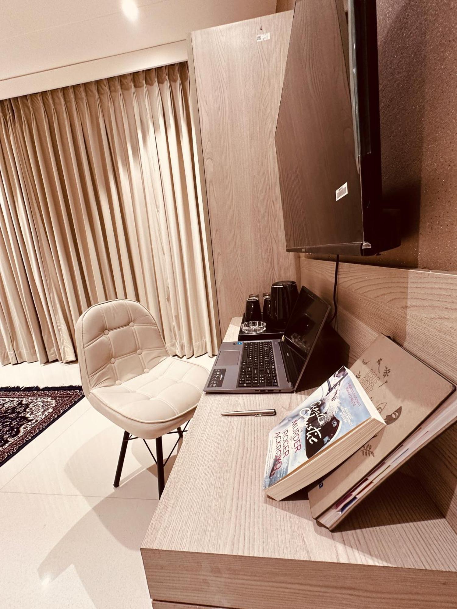 The Lodgers 2 Bhk Serviced Apartment Near Artemis Hospital Sector 57 Gurgaon - Nearest Metro Station Sector 54 Chowk 外观 照片
